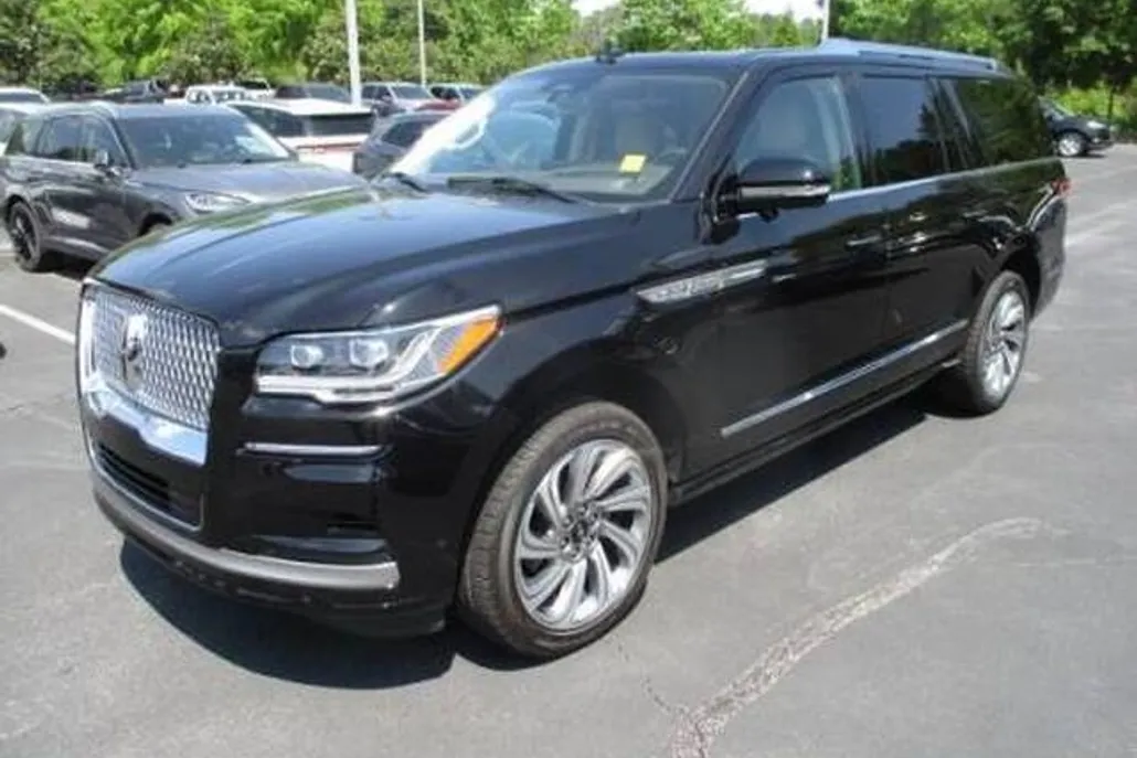 2024 Lincoln Navigator Reserve L photo 1
