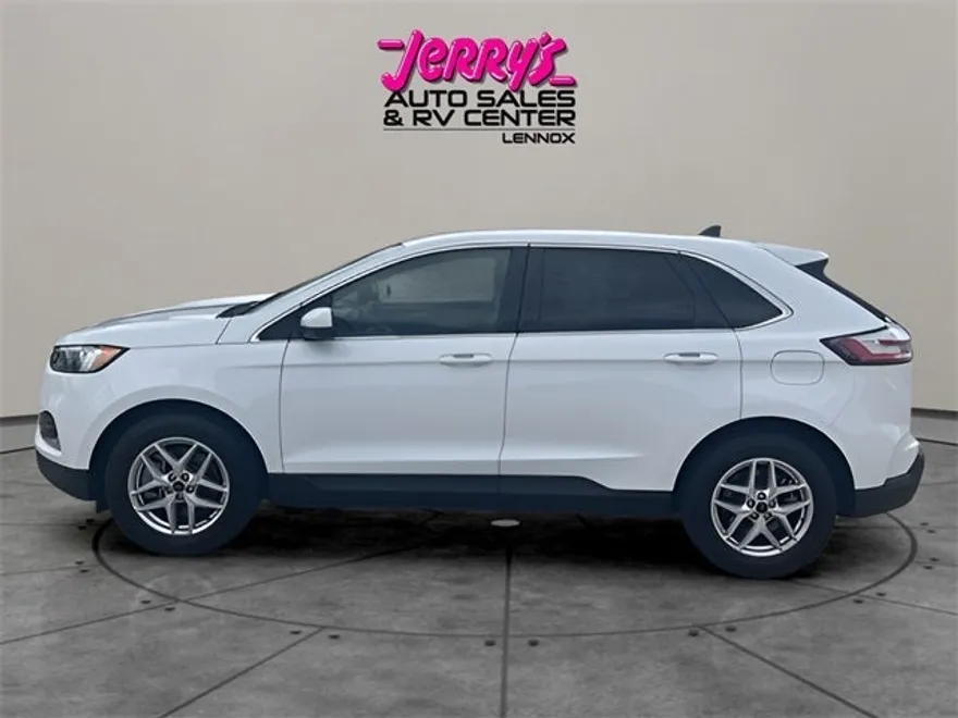 2024 Ford Edge SEL photo 1