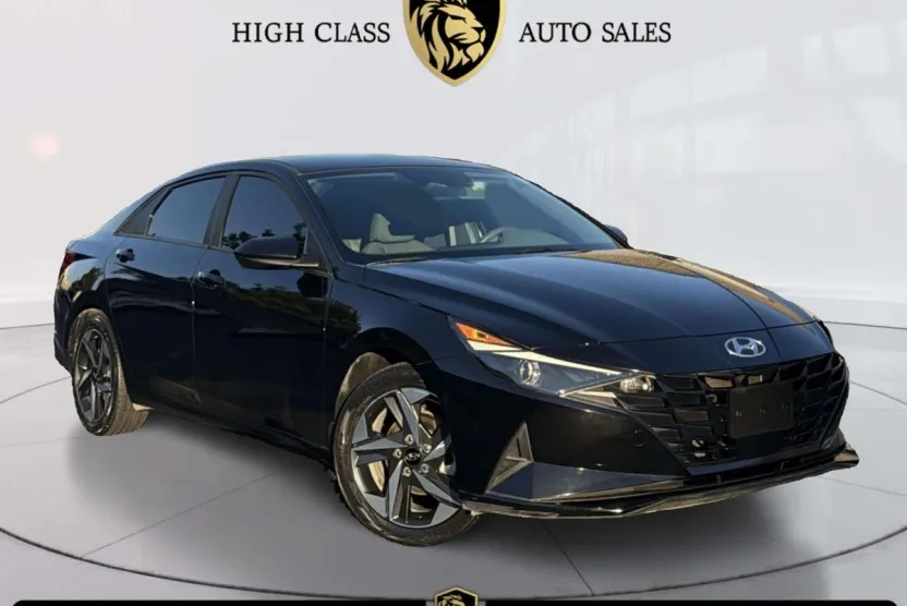 2023 Hyundai Elantra SEL photo 1