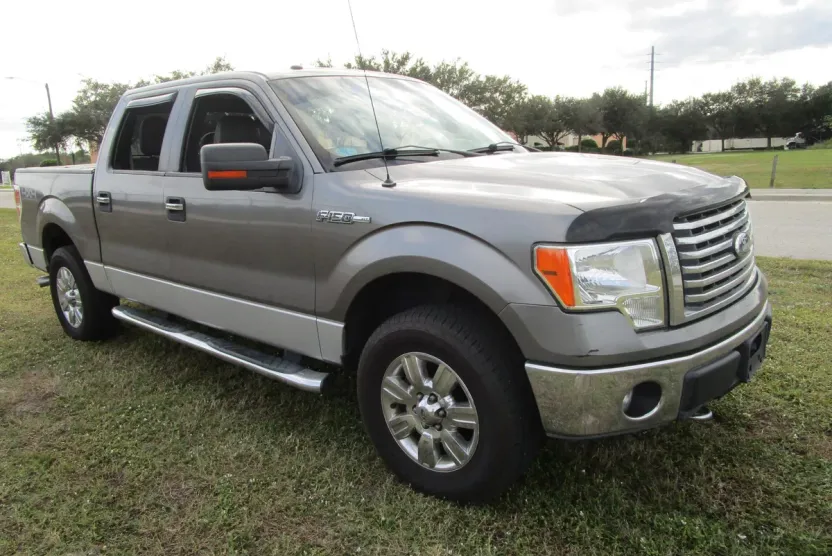 2011 Ford F-150 XLT photo 1