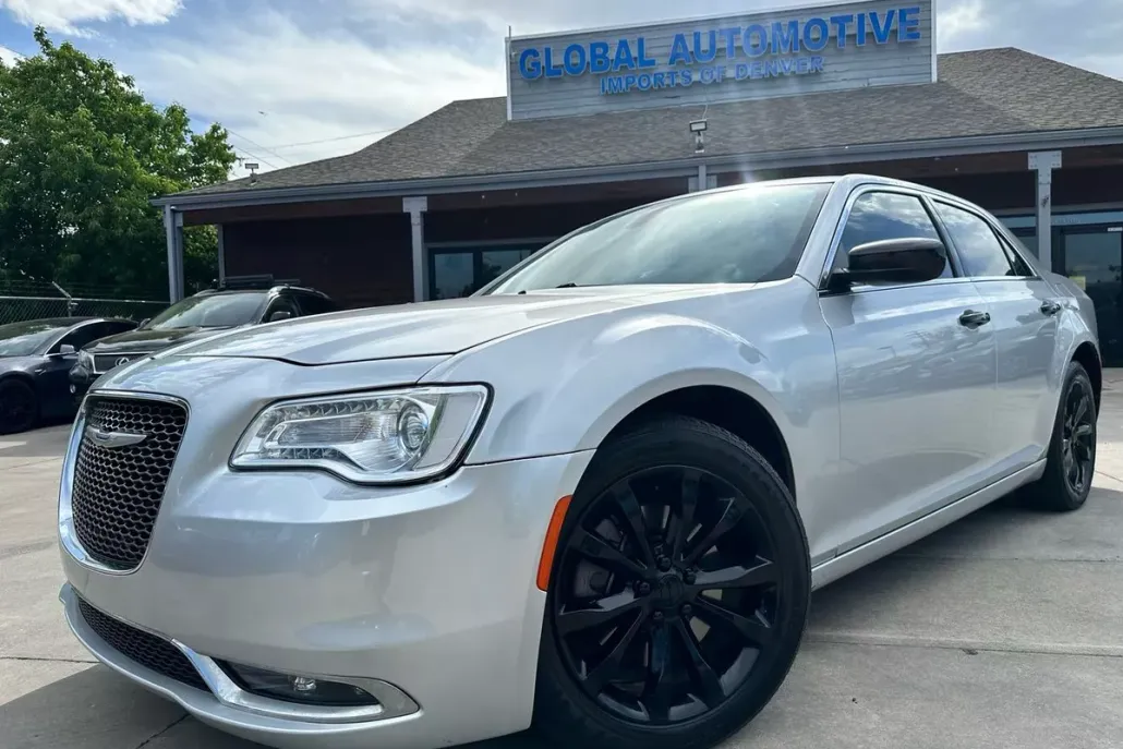 2020 Chrysler 300 Limited photo 1