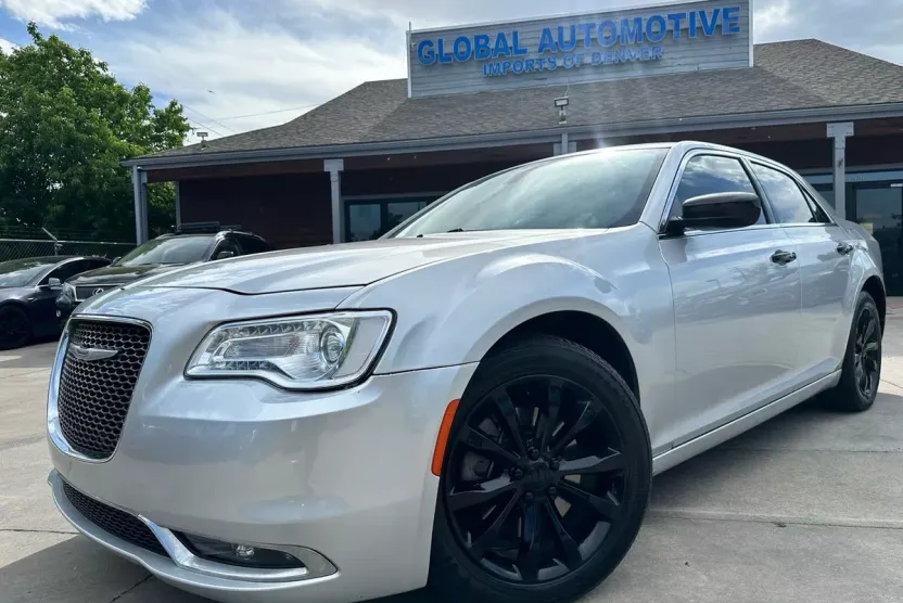 2020 Chrysler 300 Limited photo 1