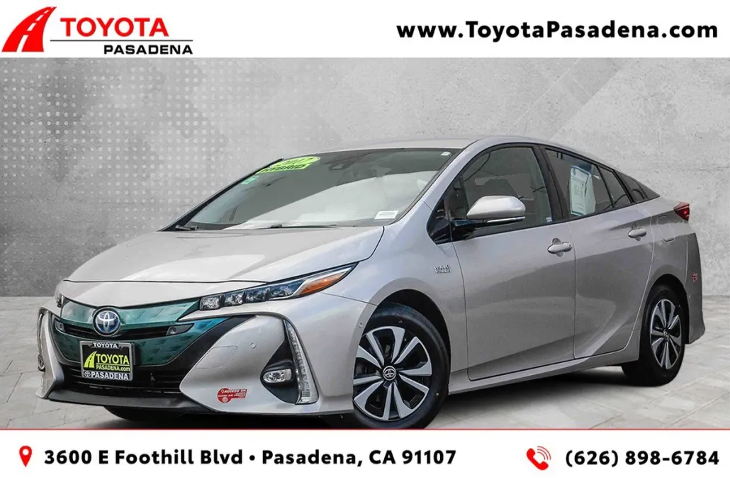2017 Toyota Prius Prime Advanced photo 1