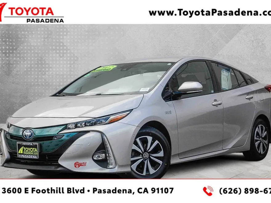 2017 Toyota Prius Prime Advanced photo 1