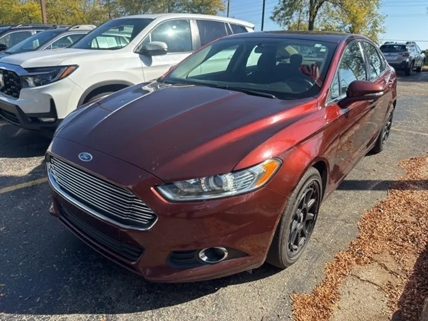 2016 Ford Fusion SE photo 1