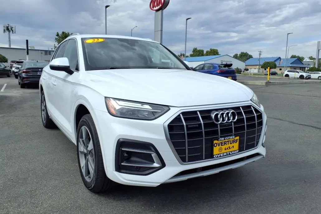 2022 Audi Q5 40 Premium photo 1