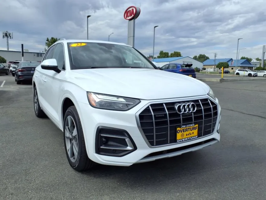2022 Audi Q5 40 Premium photo 1