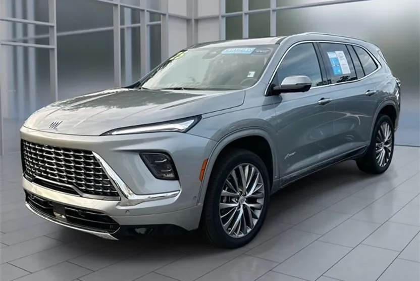 2025 Buick Enclave Avenir photo 1