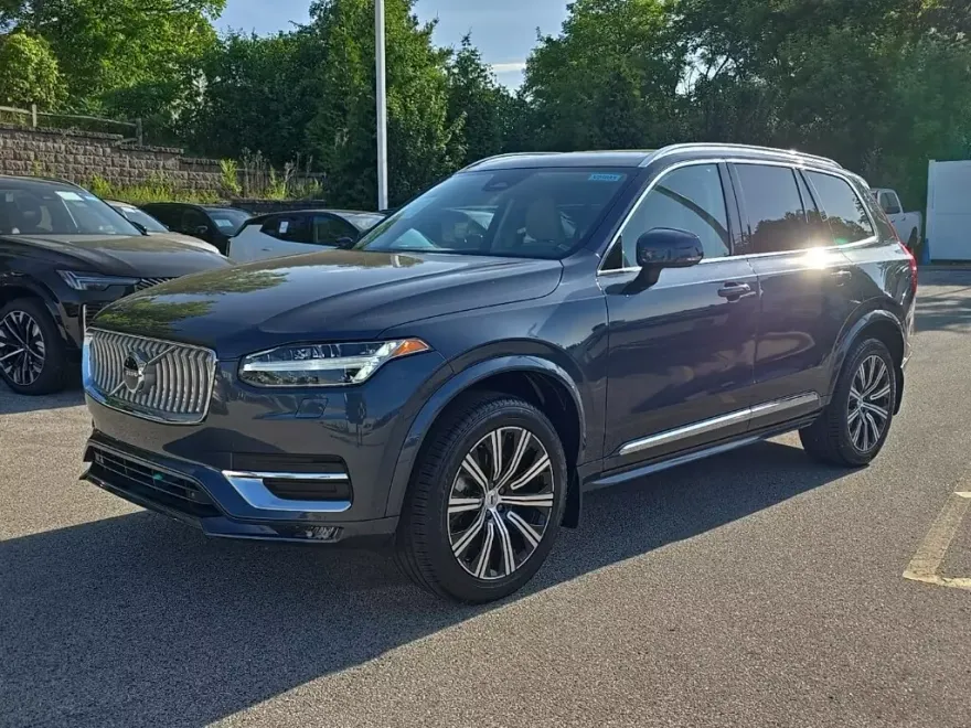 2025 Volvo XC90 AWD Core photo 1