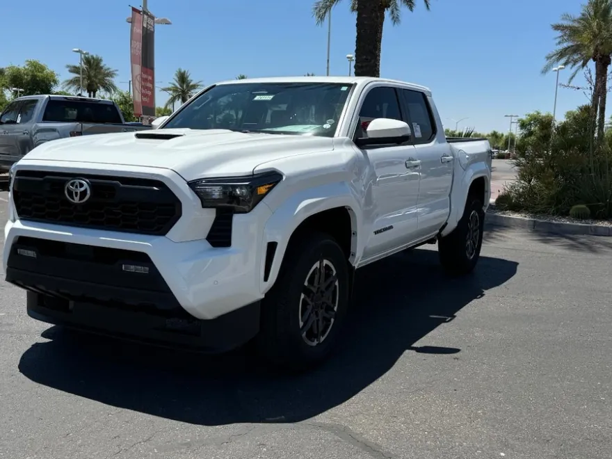 2025 Toyota Tacoma TRD Sport Double Cab photo 1