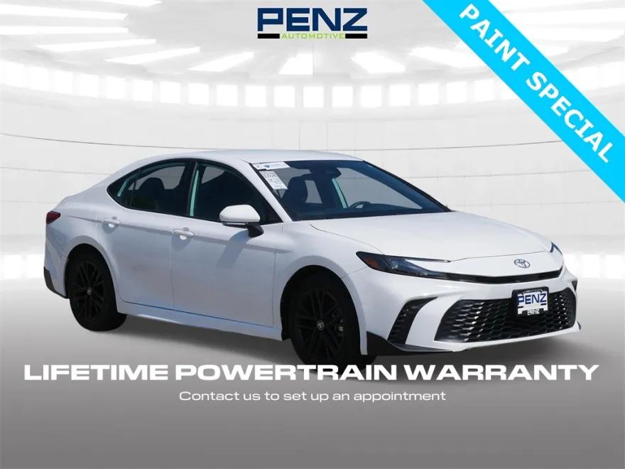 2025 Toyota Camry SE photo 1