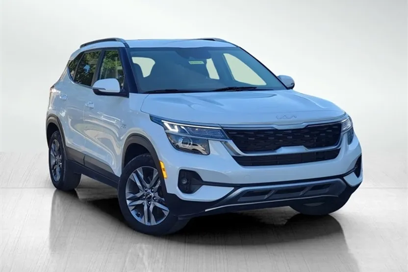 2023 Kia Seltos S photo 1