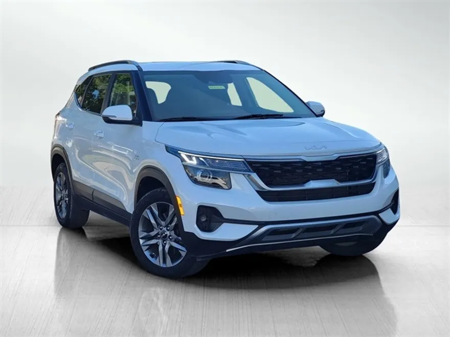 2023 Kia Seltos S photo 1