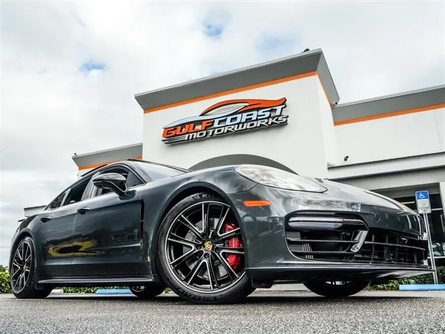 2019 Porsche Panamera GTS photo 1
