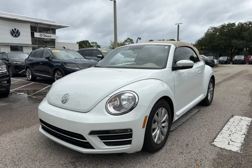 2019 Volkswagen Beetle S Convertible photo 1