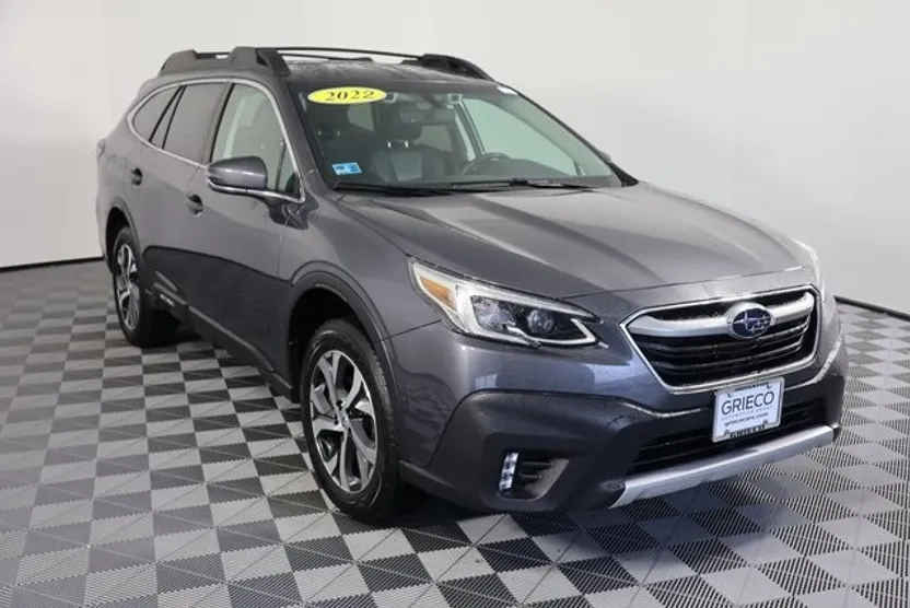 2022 Subaru Outback Limited photo 1