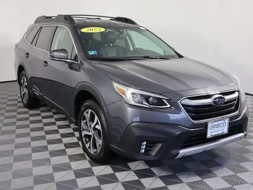 2022 Subaru Outback Limited photo 1