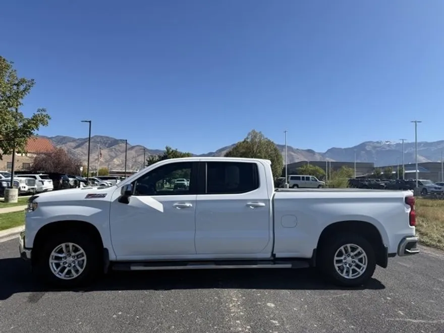 2021 Chevrolet Silverado 1500 LT photo 1