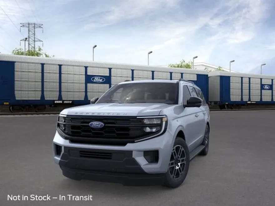 2025 Ford Expedition photo 1