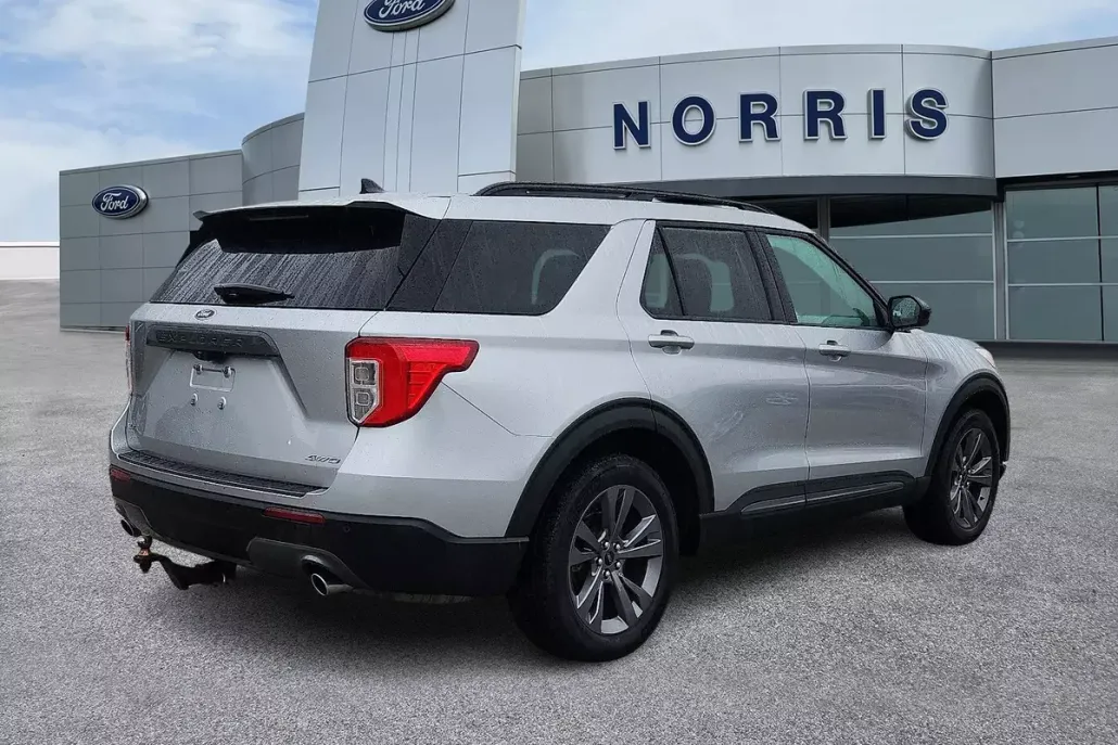 2022 Ford Explorer XLT photo 1