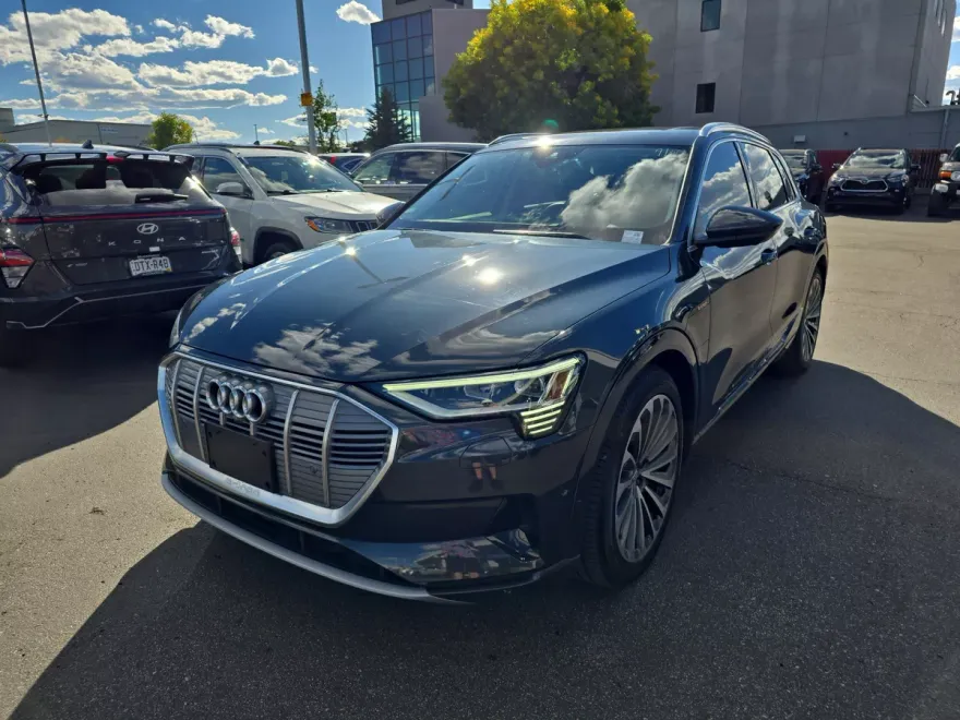 2019 Audi e-tron Prestige photo 1