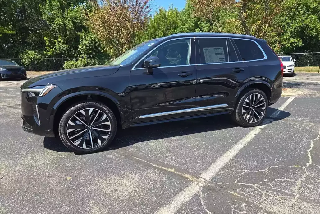 2026 Volvo XC90 Plus photo 1