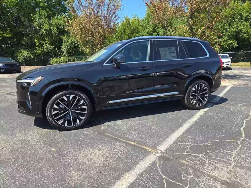 2026 Volvo XC90 Plus photo 1