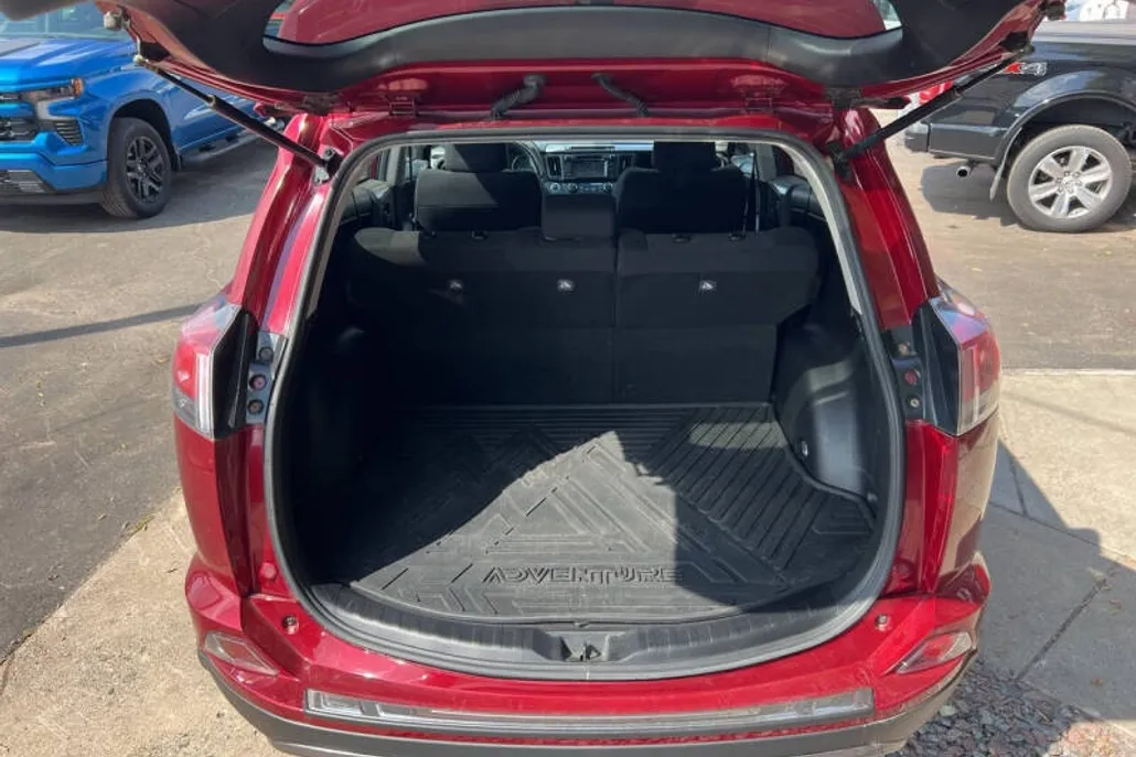 2018 Toyota RAV4 Adventure photo 1