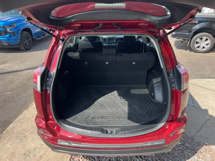 2018 Toyota RAV4 Adventure photo 1