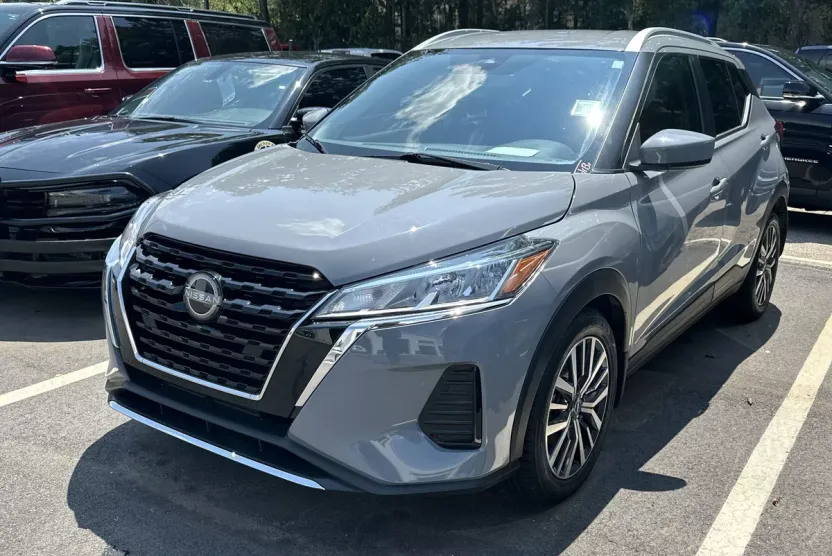 2023 Nissan Kicks SV photo 1