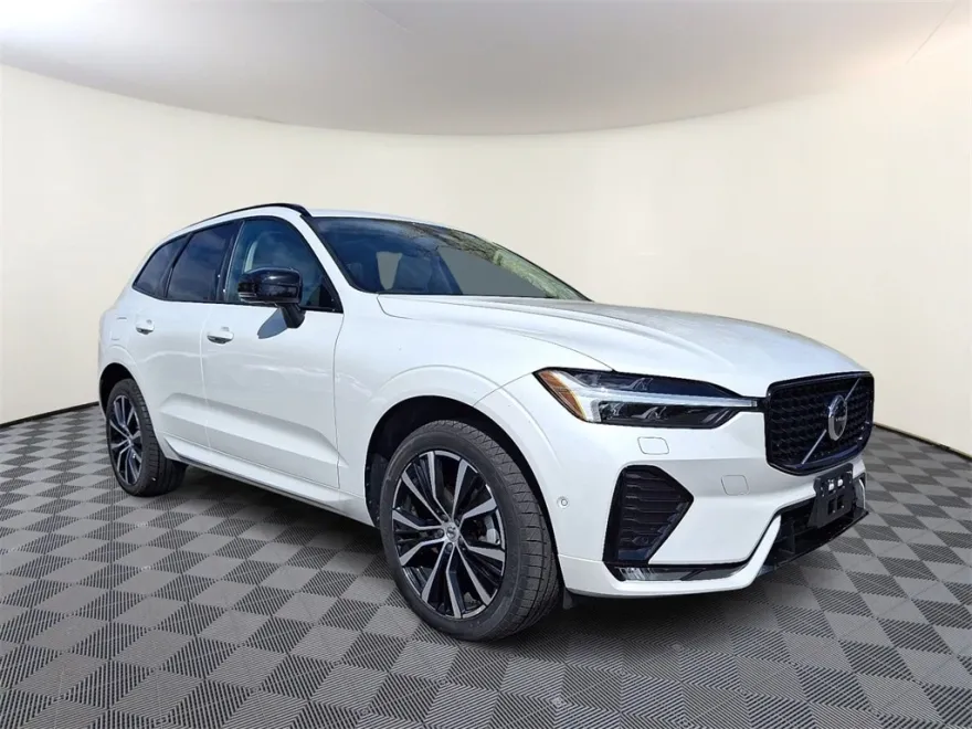 2024 Volvo XC60 B5 Plus photo 1