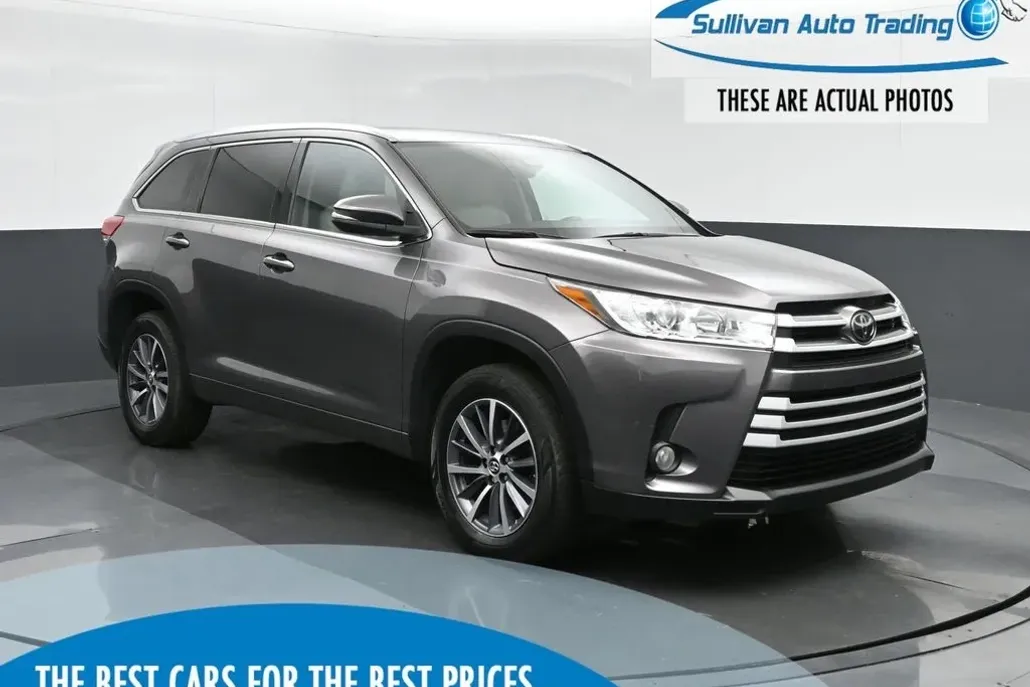 2017 Toyota Highlander XLE photo 1