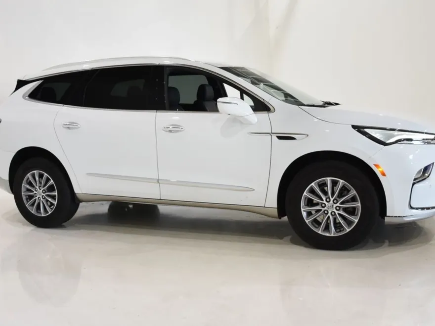 2024 Buick Enclave Premium photo 1