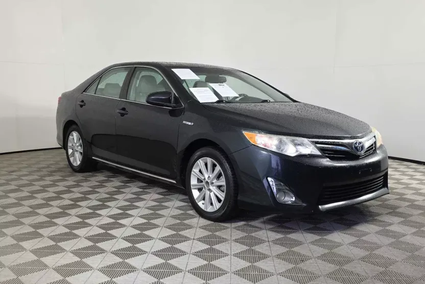 2014 Toyota Camry Hybrid XLE photo 1