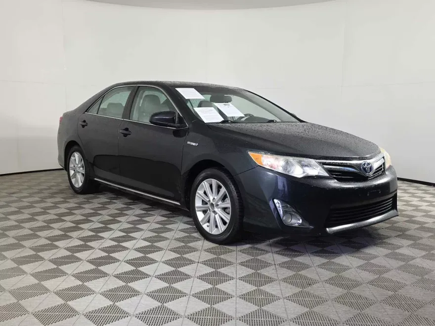 2014 Toyota Camry Hybrid XLE photo 1