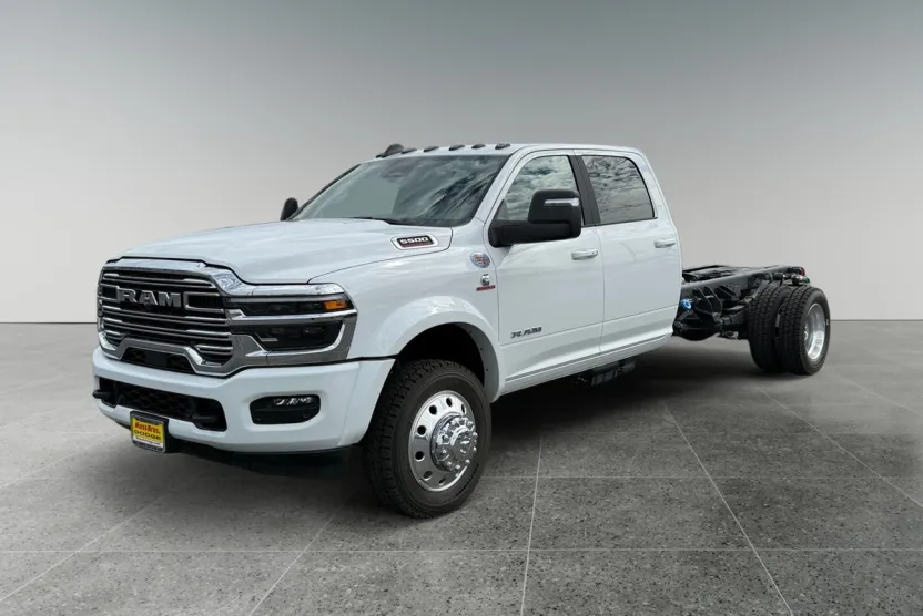 2025 Ram 5500 Tradesman photo 1