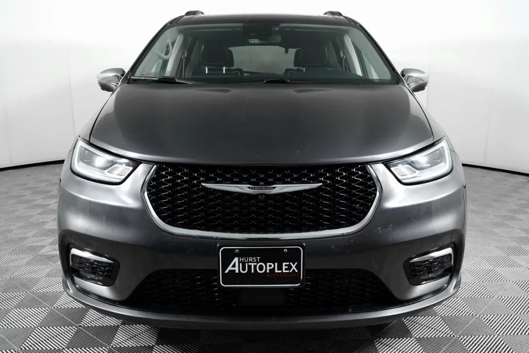2022 Chrysler Pacifica Limited photo 1