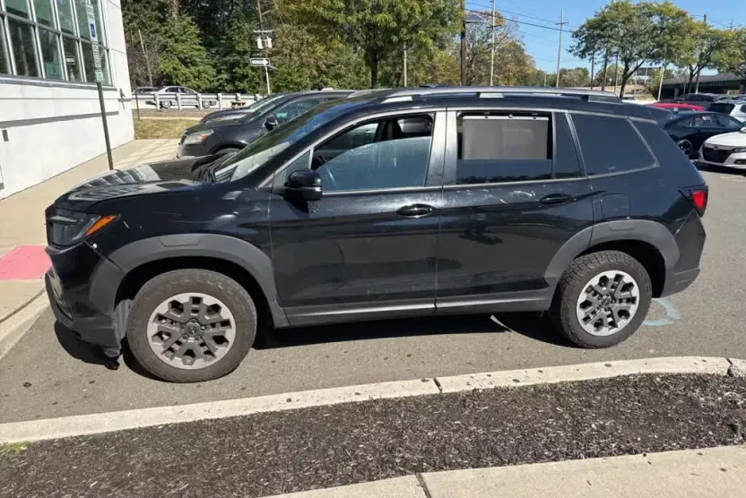 2024 Honda Passport TrailSport photo 1