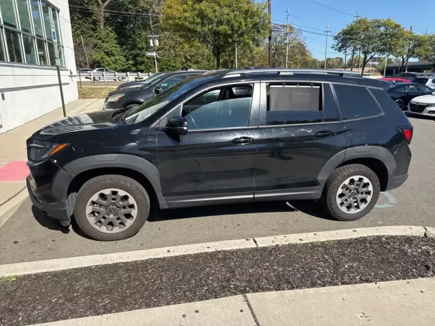 2024 Honda Passport TrailSport photo 1