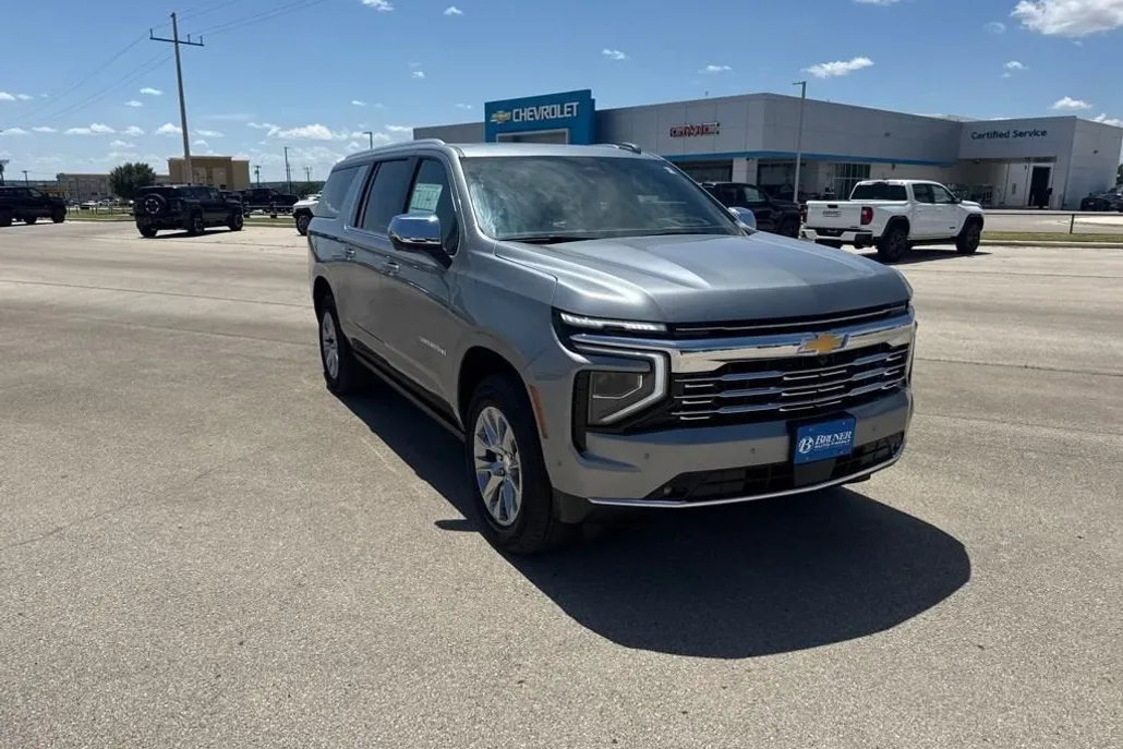 2025 Chevrolet Suburban Premier photo 1