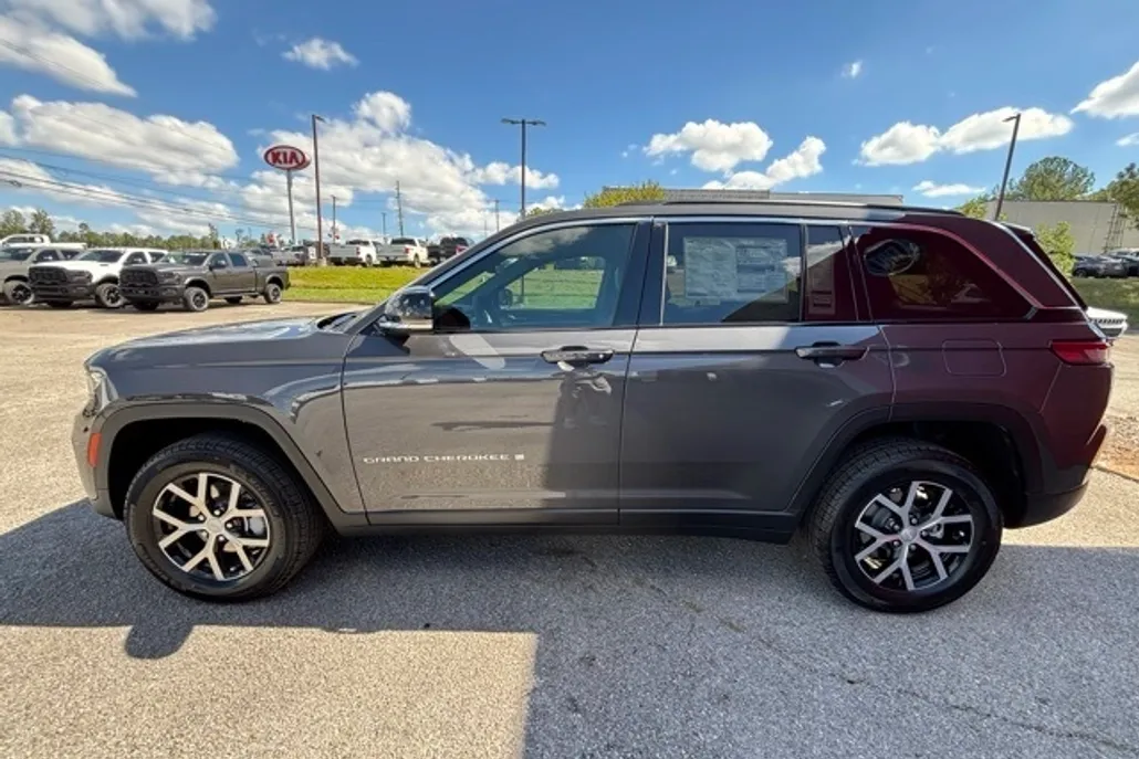 2025 Jeep Grand Cherokee Limited photo 1