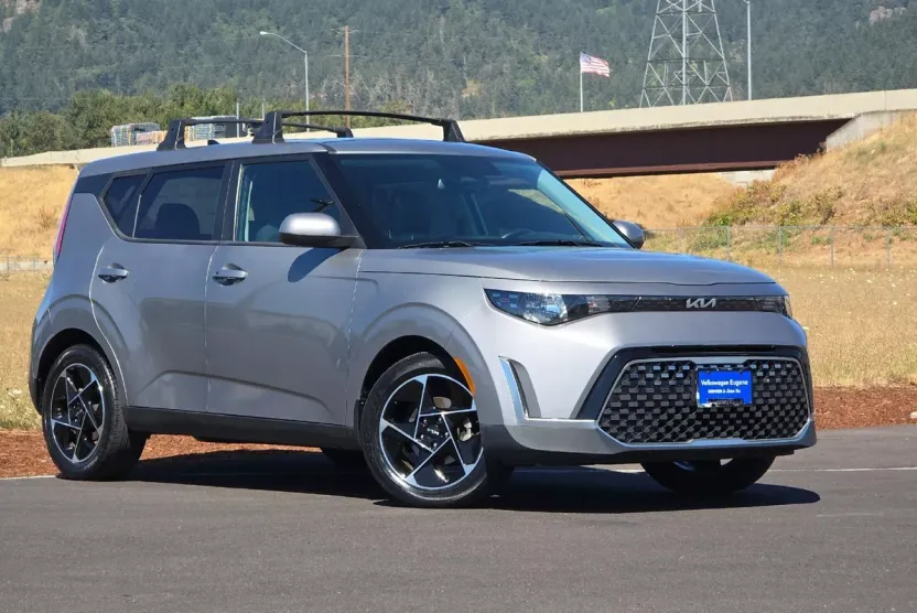 2023 Kia Soul EX photo 1