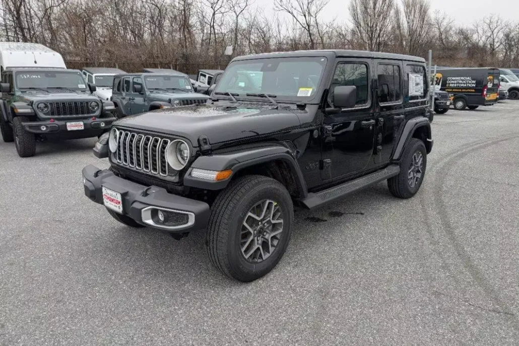 2025 Jeep Wrangler Sahara photo 1