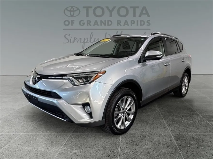 2018 Toyota RAV4 Limited photo 1
