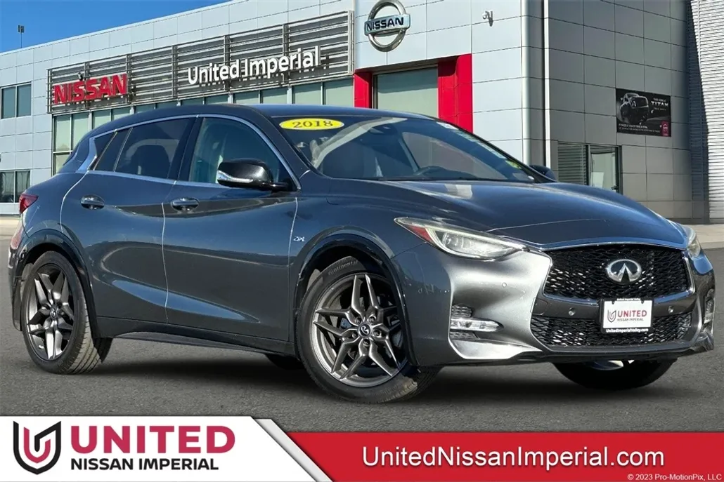 2018 Infiniti QX30 Sport photo 1