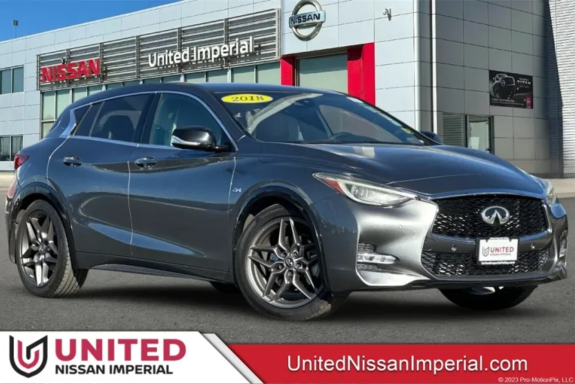 2018 Infiniti QX30 Sport photo 1