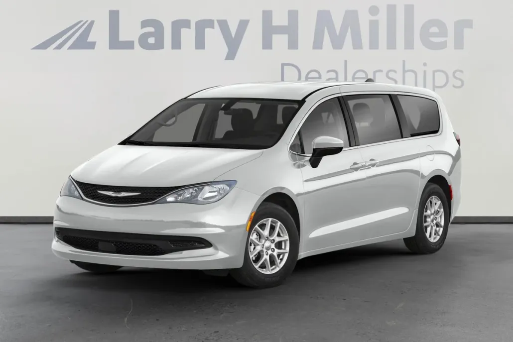 2021 Chrysler Voyager LXi photo 1