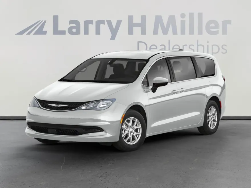 2021 Chrysler Voyager LXi photo 1