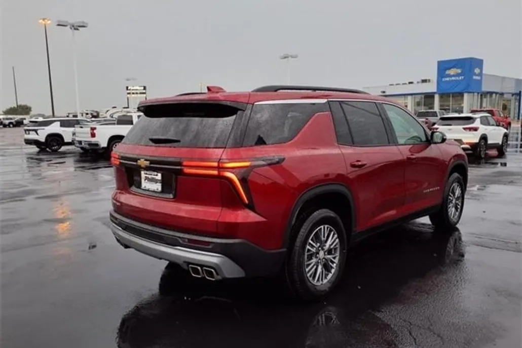 2026 Chevrolet Traverse photo 1
