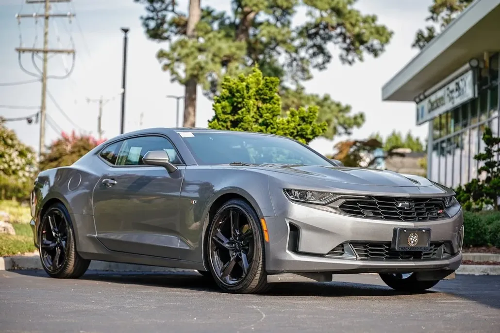 2022 Chevrolet Camaro 2LT photo 1
